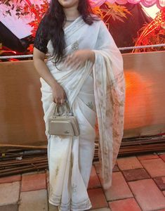Classy Off-White Bengali  Saree (women&#39;s)