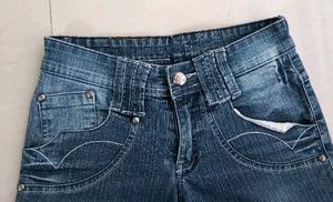 Combo Of Denim Jeans &amp; Capri (Female)