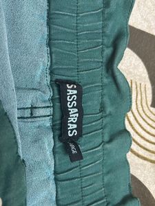 Green Long Sleeve Top and jeans combo