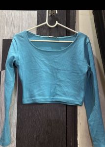 Full Sleeves Crop Top