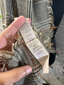 Unisex Burberry Wool Shawl Semi Winter