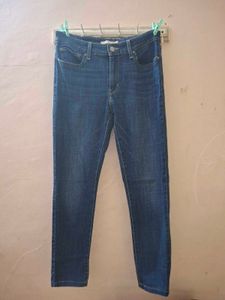 Levi's Dark Wash Skinny Jeans