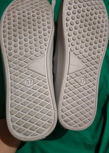 Zudio Sneakers