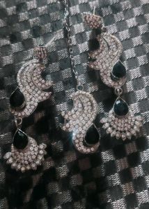Set Of Ear Piece And  Mangtika