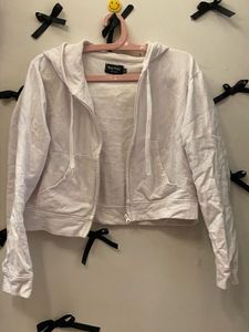 White Hoodie Sofe And Thin Layer