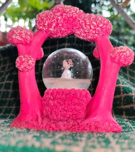 Couple Dancing In Glass Dome 🫂