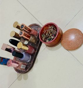 Stylish resin tray with box to organize jewelry, s