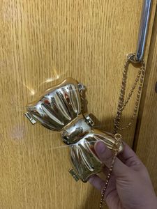 Bow Clutch