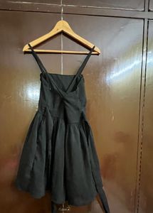 Backless Crossed Dress 🖤