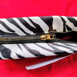 L.A Girl Makeup Storage Pouch