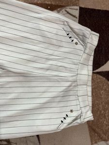 a black and white jeggings
