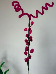 Colourful green sticks🌿Pipe cleaner flowers