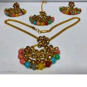 Women&#39;s  MULTICOLORED MANGTIKA AND LOCKET Et