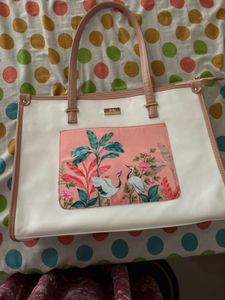 Chic Tote Bag with Floral Design