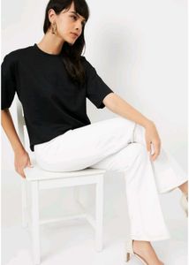 Black Boxy T-Shirt -Unisex