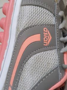 Unisex Sports Shoes