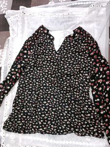 NEW BLACK SLIM TOP