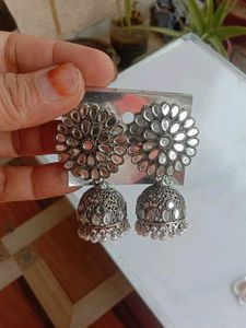 Newly And Stylish Earing