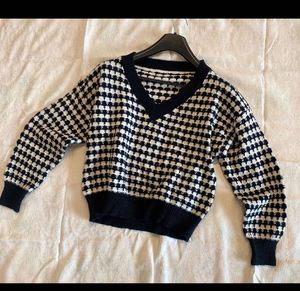 Green Shirt Top&amp; Black N White Pullover💗