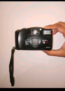 Yashica EZ View Auto Focus 35mm Vintage Camera 📸