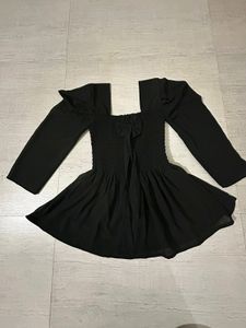 BLACK KOREAN TOP