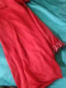 The Red Dupatta, Bead & Boundary, Daily Use