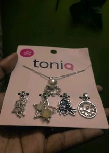Toniq Pendant Set