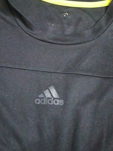 Adidas Black Training T-Shirt🖤🤍