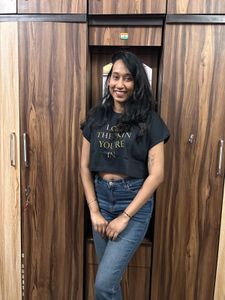 Stylish Graphic Print Crop Top