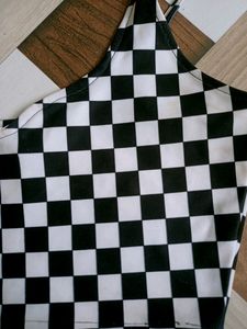 black and white chess like cami top(stretchable)