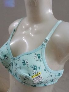 Flora fine fitting bra with tag