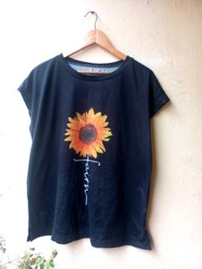 Sunflower Graphic Tshirt (Women)