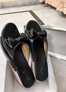 Chic Black Bow Detail Flats