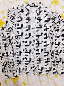 Stylish Geometric Print Top