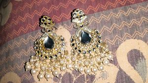 White Pearl Earings