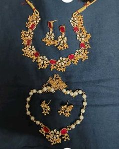 Traditional Gold-Plated Necklace Set