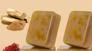 Saffron & Sandalwood Magic Bath Soap
