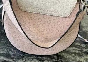 100%AUTHENTIC GUESS PURSE