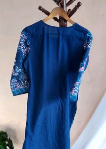 Ahika Navy Blue Printed Kurti, L Size