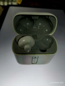 boAt Airdopes 141 - White