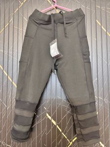 BLINKIN Women&#39;s Slim Fit Polyester Capri Pants