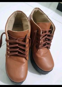 Stylish Brown Heeled Boots 39 size