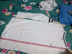 White Long Sleeve T-Shirt - M