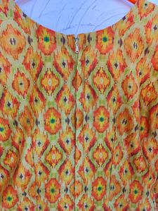Rich Look Wooden Square Embellished Button Kurta