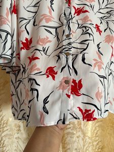 ⭐️Van Heusen⭐️ Floral shirt