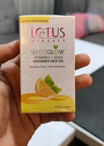 Lotus Herbals WhiteGlow Vitamin C Face Oil