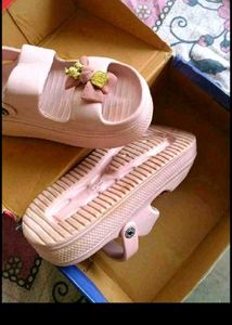 new trendy pink slipper