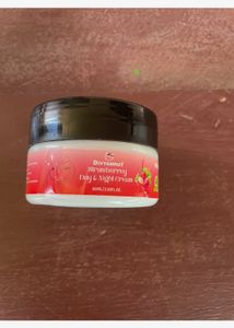 Strawberry Day&amp;night Cream