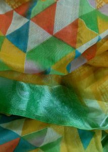 Yellow &amp; Green Geometric Print Saree