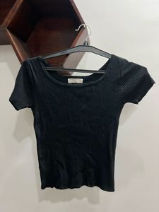 Black Fitted Short Sleeve Top
